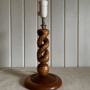 Hånddreid Bordlampe